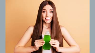केसांना कोरफड जेल लावल्यानंतर केसांना किती वेळाने शॅम्पू लावावा? तज्ज्ञांचे म्हणणे जाणून घ्या