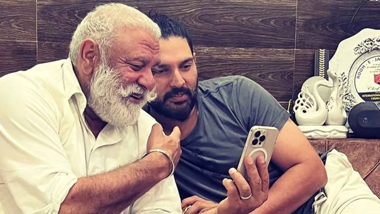 Yograj  Singh : महिला भक्त, बाबा, युवराज सिंगच्या वडिलांच महिलांबद्दल मोठं वादग्रस्त वक्तव्य, कारवाईची मागणी