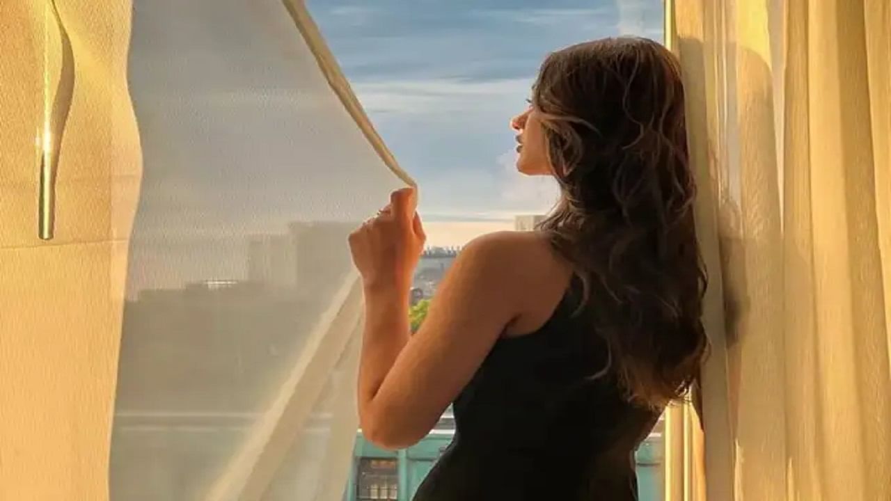 31 वर्षांची अभिनेत्री, जी 12000 कोटींच्या मालकाची सून, तिच्या सौंदर्यापुढे बॉलिवूड अभिनेत्री फेल 31 वर्षांची अभिनेत्री, जी 12000 कोटींच्या मालकाची सून, तिच्या सौंदर्यापुढे बॉलिवूड अभिनेत्री फेल