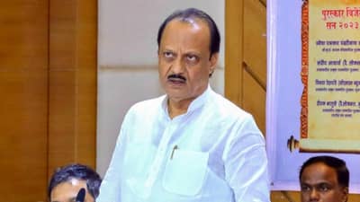 अरे शहाण्या... माझी आई वृद्ध आहे, धसका घेईल ना ती, अजितदादांची तुफान टोलेबाजी; मीडियाला सूत्रांवरून कानपिचक्या