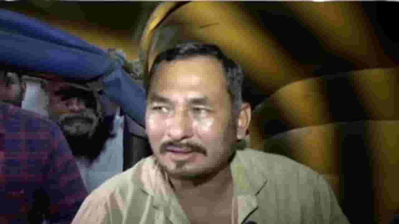 Saif Ali Khan Attack : 'सैफच्या अंगावर चाकूचे वार अन् रक्तबंबाळ', लिलावतीत नेणाऱ्या रिक्षावाल्यानं सांगितलं मध्यरात्री नेमकं काय झालं?