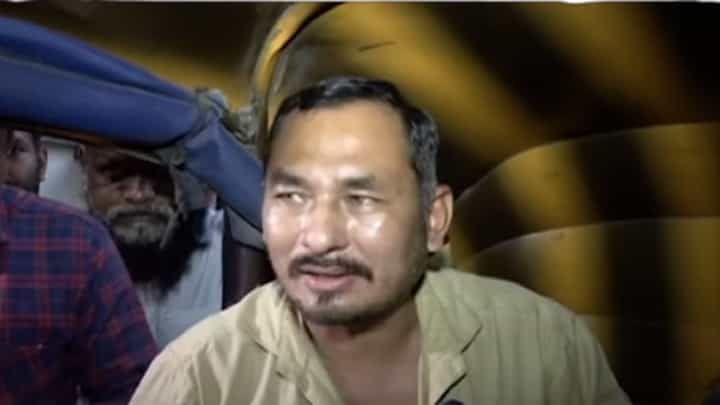 Saif Ali Khan Attack : 'सैफच्या अंगावर चाकूचे वार अन् रक्तबंबाळ', लिलावतीत नेणाऱ्या रिक्षावाल्यानं सांगितलं मध्यरात्री नेमकं काय झालं? Saif Ali Khan Attack : 'सैफच्या अंगावर चाकूचे वार अन् रक्तबंबाळ', लिलावतीत नेणाऱ्या रिक्षावाल्यानं सांगितलं मध्यरात्री नेमकं काय झालं?