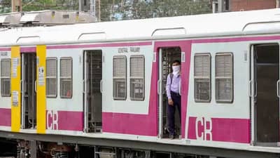 मुंबईकरांनो इकडे लक्ष द्या ! मध्य रेल्वेवर आज विशेष ब्लॉक, जाणून घ्या कसं असेल वेळापत्रक ?