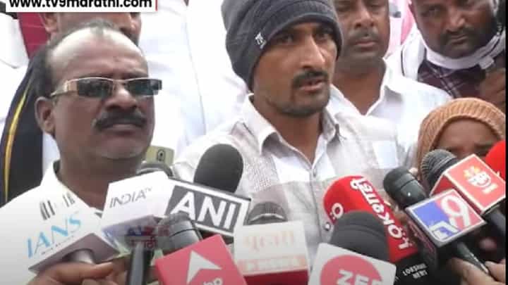 Santosh Deshmukh Murder : आरोपींवर खुनाचा गुन्हा दाखल होत नाही तोपर्यंत... संतोष देशमुखांचे भाऊ काय म्हणाले ? Santosh Deshmukh Murder : आरोपींवर खुनाचा गुन्हा दाखल होत नाही तोपर्यंत... संतोष देशमुखांचे भाऊ काय म्हणाले ?