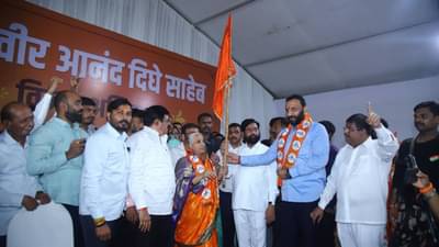 एकाच दिवशी 5 शहरात ठाकरे गटाला महाखिंडार, शिंदे गटाचं बळ वाढलं; पडझड सुरूच