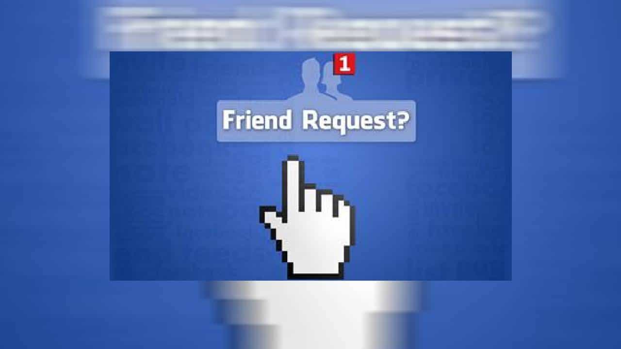 तक्रारदार महिलेला फ्रेंड रिक्वेस्ट पाठवणं पडलं महागात, पोलीस गोत्यात, कोर्टाने थेट...