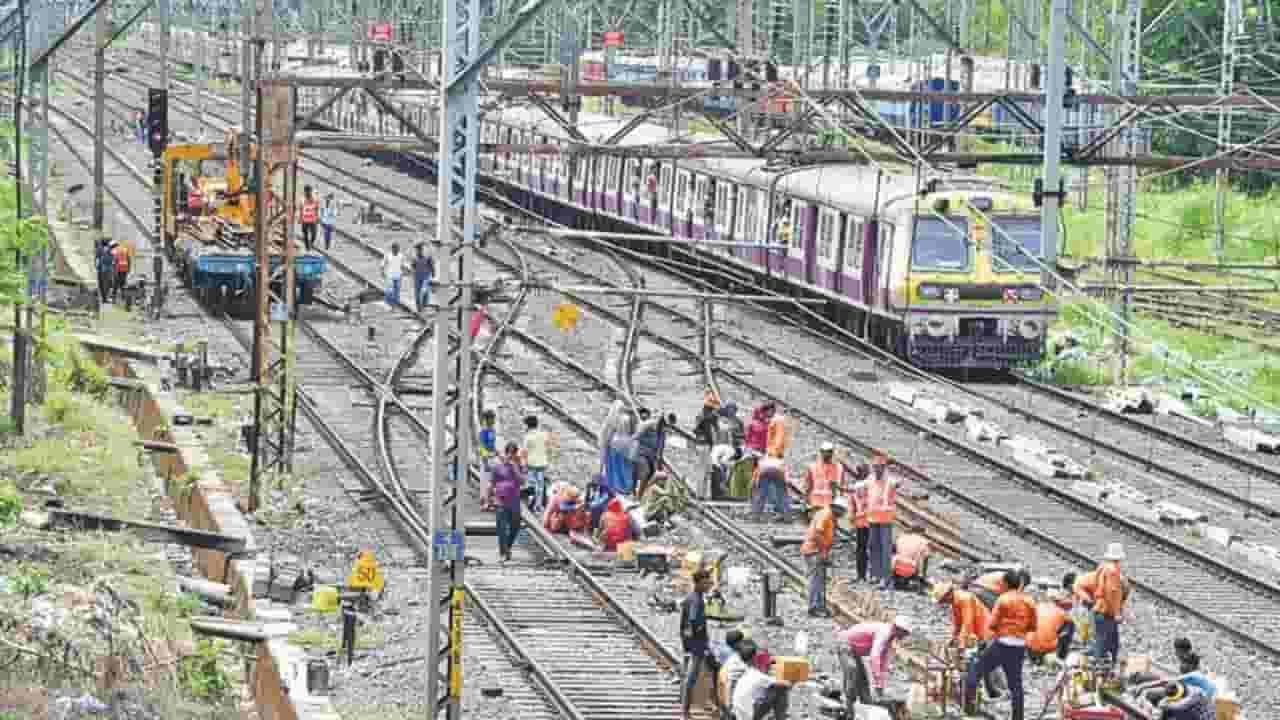 Mumbai Mega Block Update : मुंबईकरांनो...रेल्वेच्या तिन्ही मार्गावर उद्या मेगाब्लॉक, 'या' वेळात प्रवास कराल तर होणार गैरसोय Mumbai Mega Block Update : मुंबईकरांनो...रेल्वेच्या तिन्ही मार्गावर उद्या मेगाब्लॉक, 'या' वेळात प्रवास कराल तर होणार गैरसोय