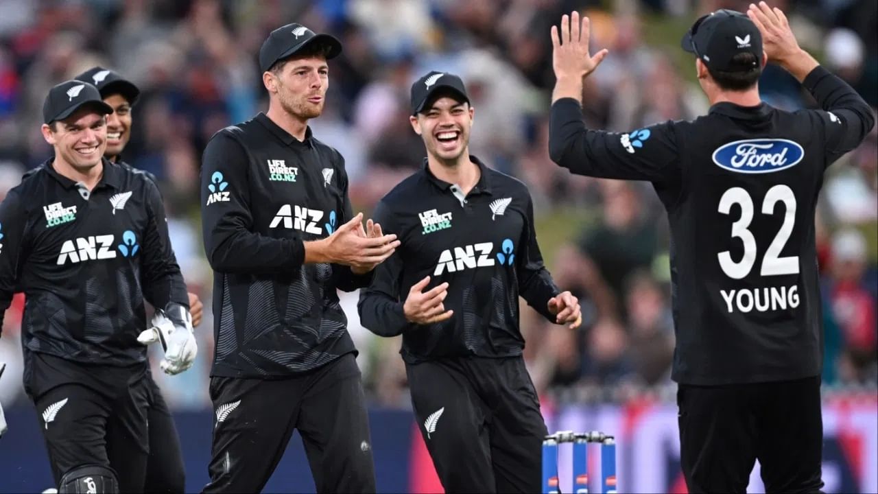 New Zealand : ट्रेन्ट बोल्ट आऊट, रवींद्रला संधी, चॅम्पियन्स ट्रॉफीसाठी न्यूझीलंड संघ जाहीर, टीम इंडियाविरुद्ध भिडणार New Zealand : ट्रेन्ट बोल्ट आऊट, रवींद्रला संधी, चॅम्पियन्स ट्रॉफीसाठी न्यूझीलंड संघ जाहीर, टीम इंडियाविरुद्ध भिडणार