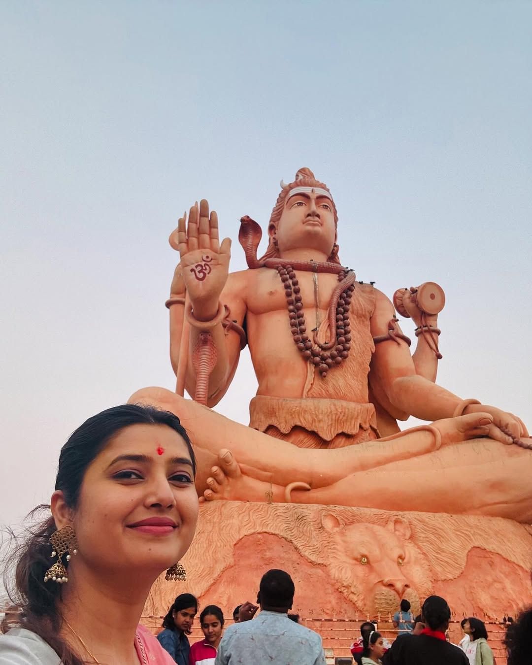 गुजरातमधील द्वारका इथल्या श्री नागेश्वर ज्योतिर्लिंगाचं दर्शन