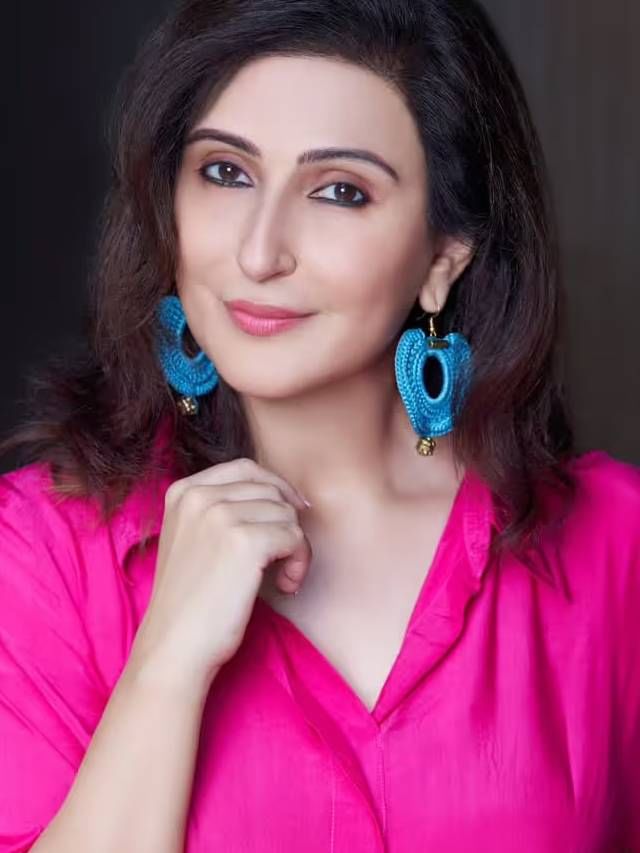 जुही बब्बरच पहिलं लग्न डायरेक्टर बिजॉय नाम्बियारशी झालं होतं. 2009 मध्ये त्यांचा घटस्फोट झाला.
