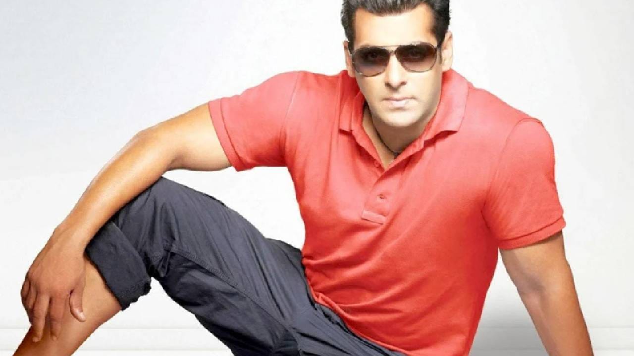 पण 'मैने प्यार किया' (1989) हा सलमानची प्रमुख भूमिका असलेला चित्रपट ब्लॉकबस्टर ठरला. या चित्रपटाने हिंदी चित्रपटसृष्टीत आपला ठसा उमटवला आणि सलमान लीड रोलमध्ये प्रस्थापित झाला. 