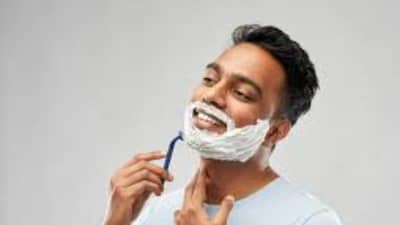 पुरुषांनी महिन्यातून कितीदा दाढी करावी? दररोज दाढी करणं हानीकारण? जाणून घ्या योग्य प्रमाण