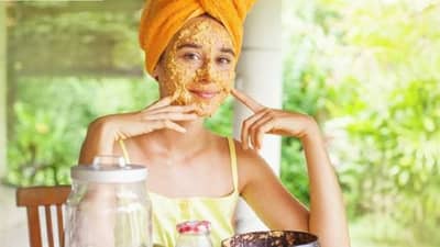 त्वचा एक्सफोलिएट करण्यासाठी वापरा स्वयंपाकघरातील हे पाच पदार्थ, चेहरा होईल काही वेळातच चमकदार