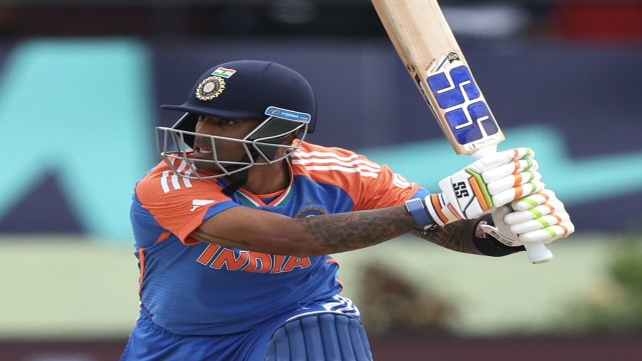 कॅप्टन सूर्यकुमार यादवची बॅट शांत असल्याने टीम इंडियाचं टेन्शन वाढलं आहे. सूर्याला इंग्लंडविरुद्धच्या टी 20i मालिकेतील पहिल्या 3 सामन्यांमध्ये काही विशेष असं करता आलेलं नाही. (Photo Credit : Suryakumar Yadav X Account)