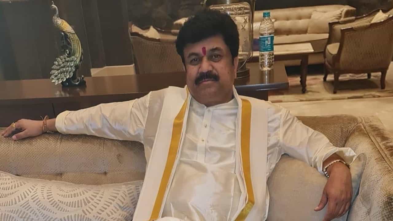 Santosh Deshmukh Case : वाल्मिक कराडविरोधात ठोस पुरावा नाही, हत्येचा गुन्हा कसा? आरोपीच्या वकिलांचा दावा काय? Santosh Deshmukh Case : वाल्मिक कराडविरोधात ठोस पुरावा नाही, हत्येचा गुन्हा कसा? आरोपीच्या वकिलांचा दावा काय?