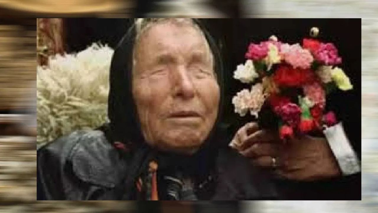 कुंभ रास - कुंभ राशीसाठी हे वर्ष अत्यंत शुभ आहे. या काळात तुम्ही तुमच्या आयुष्यात जी काही स्वप्न पाहिली आहेत, ती सत्यात उतरण्याचे योग असल्याचं बाबा वेंगा यांनी म्हटलं आहे. या वर्षात या राशींच्या लोकांमध्ये मोठे बदल पाहायला मिळतील असंही बाबा वेंगा यांनी म्हटलं आहे. ( डिस्क्लेमर : वरील माहिती उपलब्ध स्रोतावरून देण्यात आलेली आहे. याच्या तथ्यांबद्दल आम्ही कुठलाही दावा करीत नाही, तसेच अंधश्रद्धेला दुजोरा देत नाही)  