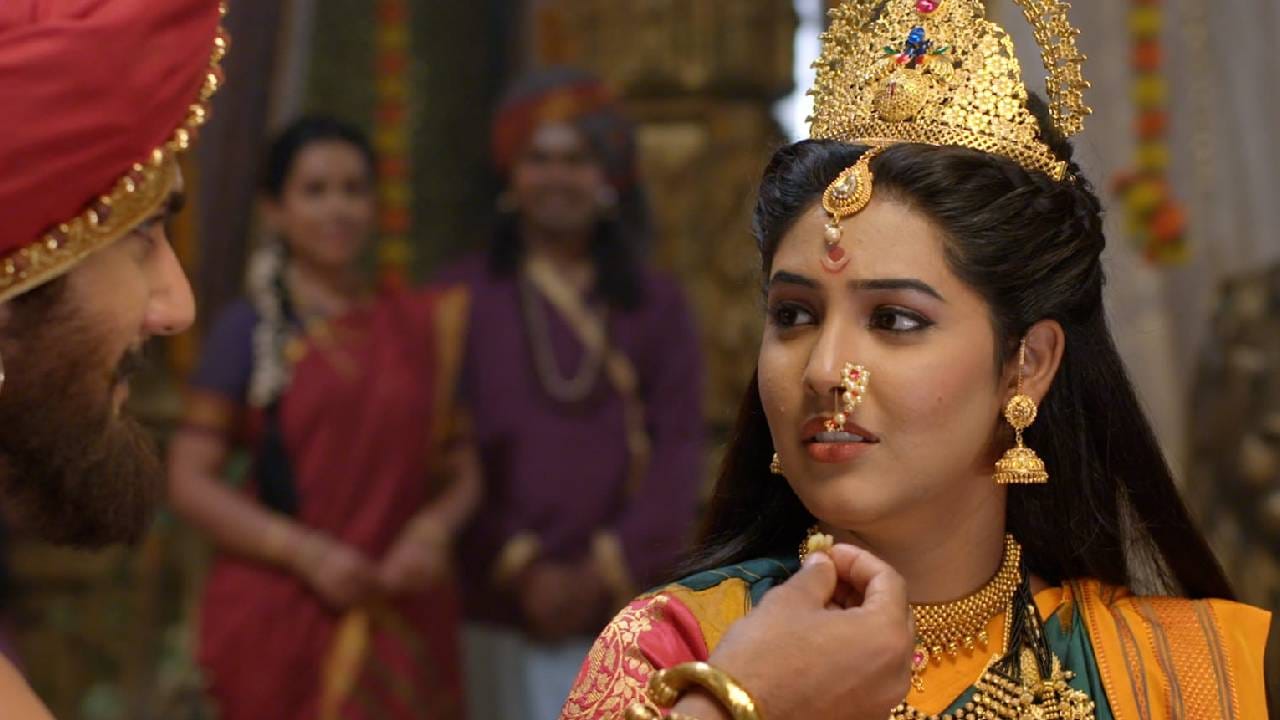 या सोहळ्याला मेहुणा म्हणून प्रत्यक्ष विष्णुदेव आणि लक्ष्मी उपस्थित आहेत. देवी लक्ष्मीच्या आग्रहावरुन आई तुळजाभवानीने घेतलेला उखाणा  आणि महादेवांची त्यावर प्रतिक्रिया हा आवर्जून पाहण्यासारखा रंजक भाग आजपासून येत्या काही भागात उलगडणार आहे. 
