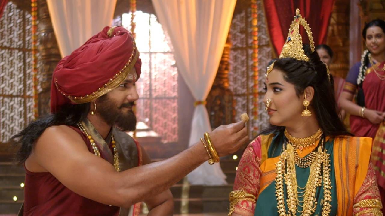 कल्लोळतीर्थ, गायमुख तीर्थ यांच्या निर्मितीने वैशिष्ट्यपूर्ण ठरलेल्या या वाड्यात गणेशपूजन आणि वास्तुपूजनाचा देखणा दिमाखदार सोहळा रंगणार आहे.
