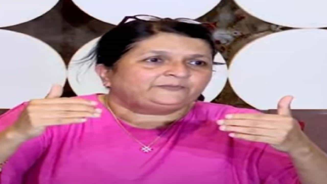 Anjali Damania Video : खोक्याचं घरं अज्ञातांनी पेटवलं अन् वनविभागाचं घरावर बुलडोझर, दमानियांकडून खंत व्यक्त; '...चूक काय, खूप वाईट वाटलं' Anjali Damania Video : खोक्याचं घरं अज्ञातांनी पेटवलं अन् वनविभागाचं घरावर बुलडोझर, दमानियांकडून खंत व्यक्त; '...चूक काय, खूप वाईट वाटलं'