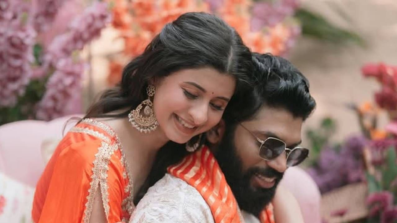 अंकिताने या मेहंदी कार्यक्रमाचे खास फोटो सोशल मीडियावर पोस्ट केले आहेत. या फोटोच्या कॅप्शनमध्ये तिने कुणालबद्दलच्या भावना व्यक्त केल्या आहेत.