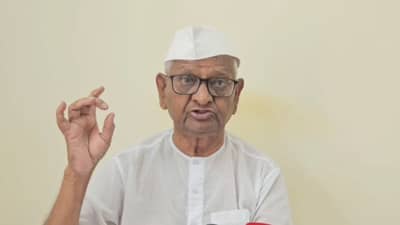 अण्णा हजारे पुन्हा एकदा सक्रीय, या दोन मंत्र्यांच्या राजीनाम्याची केली मागणी