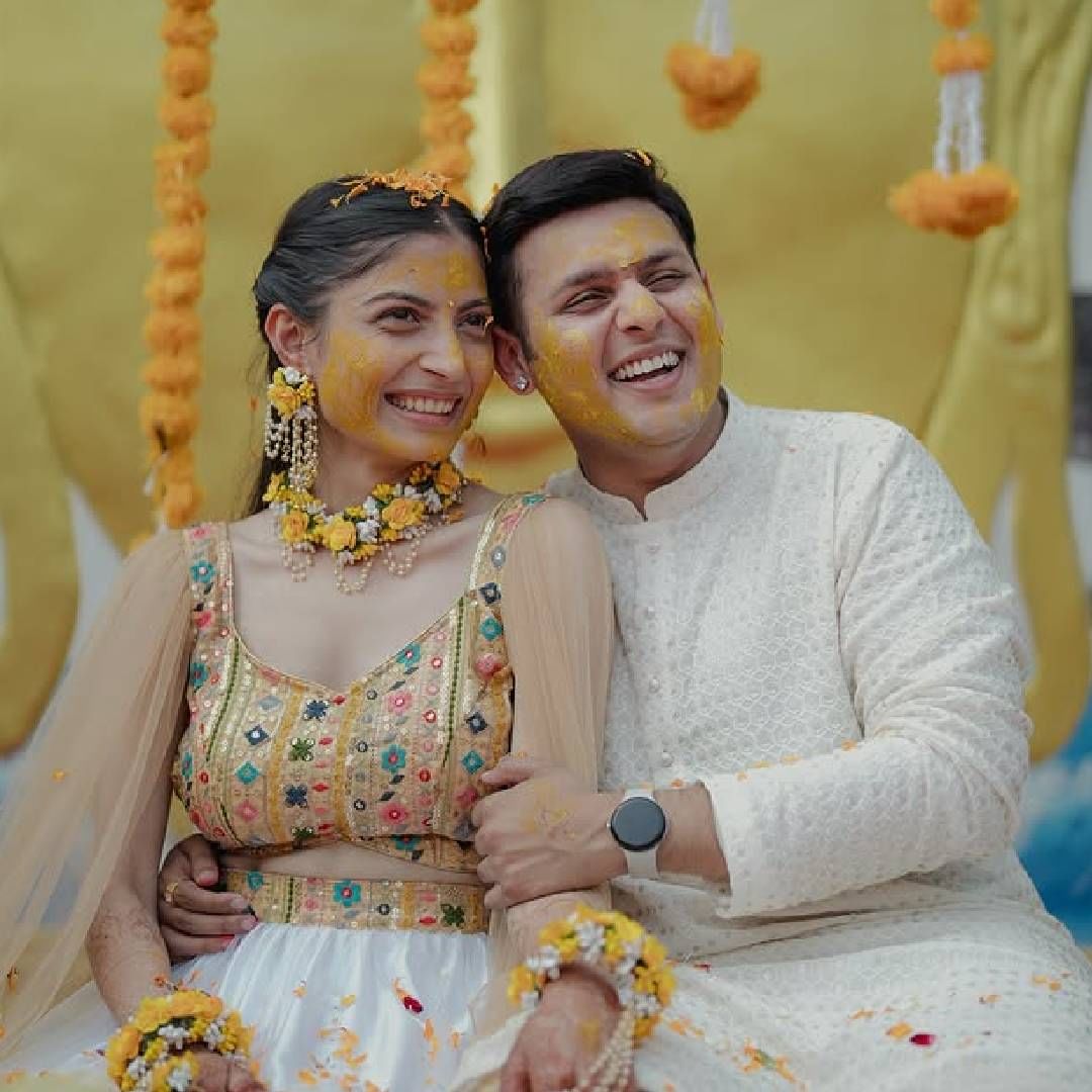 'बालवीर' या मालिकेतून घराघरात पोहोचलेला अभिनेता देव जोशी नुकताच लग्नबंधनात अडकला आहे. 25 फेब्रुवारी रोजी नेपाळमध्ये हा लग्नसोहळा पार पडला. या लग्नाचे फोटो देवने सोशल मीडियावर पोस्ट केले आहेत. 
