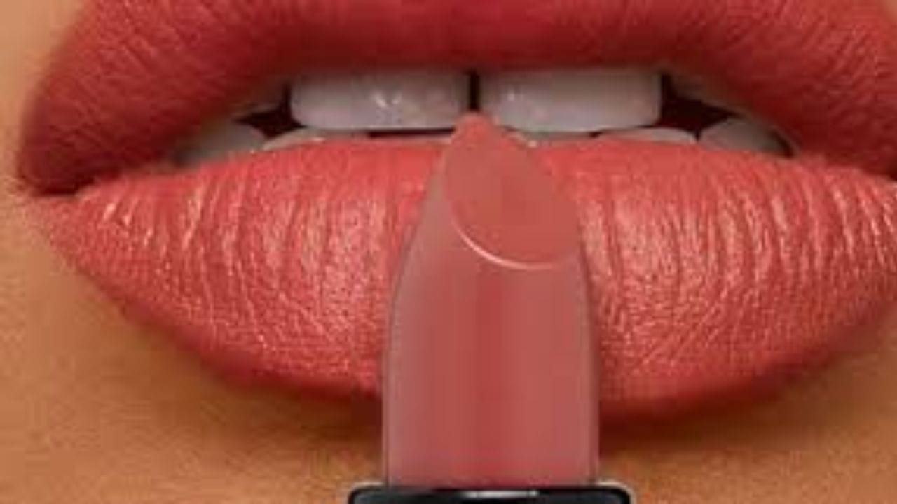 मॅट किंवा ग्लॉस लिपस्टिक, हिवाळ्यात कोणत्या प्रकारची लिपस्टिक देईल परफेक्ट फिनिश