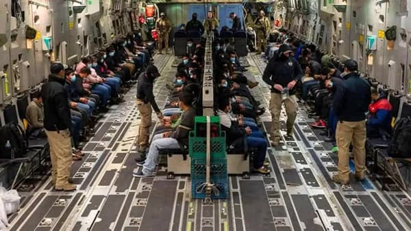 अमेरिकेतून बाहेर काढलेले लोक C-17 ने आज भारतात परतणार, त्यात महाराष्ट्रातले किती? त्यांचं पुढे काय होणार?