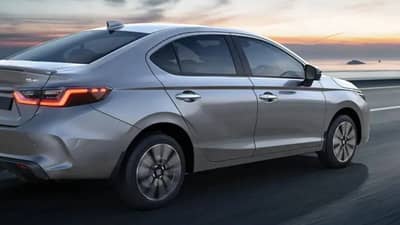 पेट्रोल संपल्यावरही हायब्रीड कार चालेल? जाणून घ्या