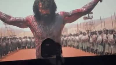 छावा सिनेमातील तो सीन पाहून चाहत्याला राग अनावर, फाडली थिएटरमधली स्क्रीन