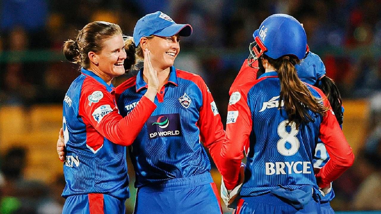 WPL 2025 : दिल्ली कॅपिटल्सने मुंबई इंडियन्सला नमवलं, विजयासह गुणतालिकेत टॉपला WPL 2025 : दिल्ली कॅपिटल्सने मुंबई इंडियन्सला नमवलं, विजयासह गुणतालिकेत टॉपला