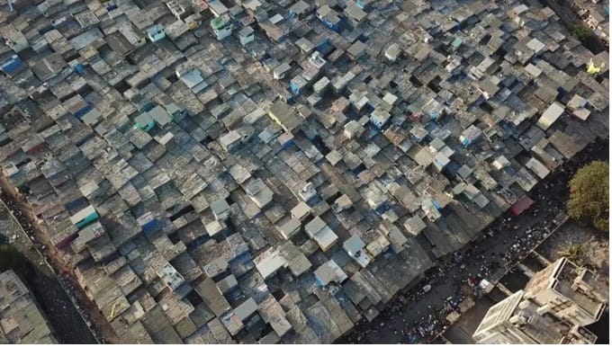 धारावीतील ५० हजार घरांचे सर्वेक्षण पूर्ण, अपात्र झोपडीधारकांचे काय होणार  ?