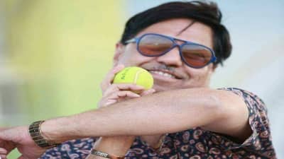 Dwarkanath Sanzgiri Death : ज्येष्ठ क्रिकेट समीक्षक द्वारकानाथ संझगिरी यांचं दीर्घ आजाराने निधन, क्रीडा विश्वावर शोककळा