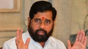 Eknath Shinde Video : भैय्याजी जोशींच्या विधानावरून राज्यात गदारोळ, शिंदे स्पष्टच म्हणाले, ‘मराठीचा अपमान…’