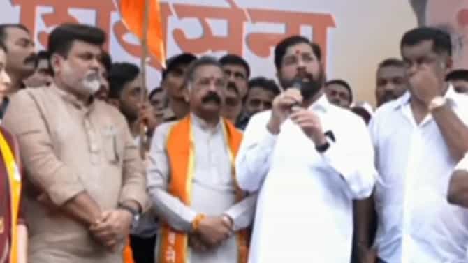 तिकडे लागली वाळवी म्हणून इथे आले..., राजन साळवींच्या पक्षप्रवेशावेळी एकनाथ शिंदेंचा जबरदस्त टोला