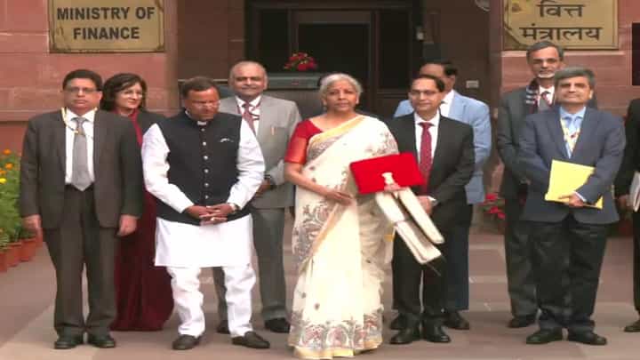 Union Budget 2025 : अर्थसंकल्पातील 'या' 10 महत्त्वाच्या घोषणा, बघा व्हिडीओ Union Budget 2025 : अर्थसंकल्पातील 'या' 10 महत्त्वाच्या घोषणा, बघा व्हिडीओ