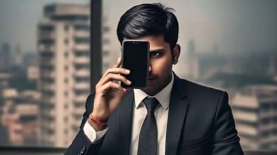 IAS बनून दिली लग्नाची ऑफर, दोन महिला अधिकाऱ्यांनी होकार दिला, एक फोन कॉल आला आणि मग...