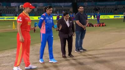 WPL 2025 : मुंबईचा टॉस जिंकत बॉलिंगचा निर्णय, गुजरातविरुद्ध दोघींचं पदार्पण, प्लेइंग ईलेव्हनमध्ये कोण?