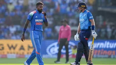 IND vs ENG : दुसऱ्या वनडे सामन्यात इंग्लंडचं भारतासमोर 305 धावांचं आव्हान, रोहित-विराटच्या खेळीकडे लक्ष