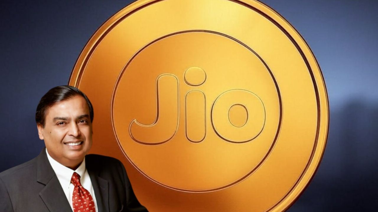 जिओ क्वाईन मिळवण्यासाठी तुमच्या फोनमध्ये JioSphere अॅप इंस्टॉल करा, हे ॲप Android आणि Apple वापरकर्त्यांसाठी उपलब्ध आहे. अॅप इन्स्टॉल झाल्यानंतर त्यावर खाते तयार करावे लागेल. त्यानंतर जसा तुम्ही वापर कराल हळूहळू रिवॉर्ड म्हणून नाणी मिळू लागतील.