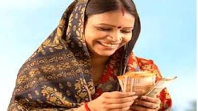 महिलांना या दिवशी मिळणार 2500 रुपये, लेटेस्ट अपडेट आली; पण कुठे?