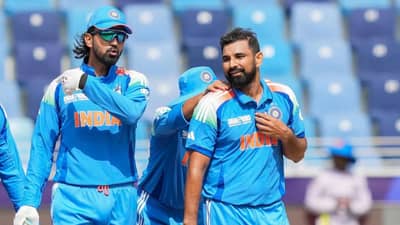 मोहम्मद शमीचं जोरदार कमबॅक, चॅम्पियन्स ट्रॉफीच्या पहिल्याच सामन्यात निम्मा संघ गारद करत नोंदवला विक्रम