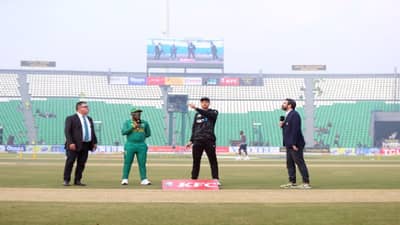 NZ vs SA : न्यूझीलंडच्या बाजूने नाणेफेकीचा कौल, दक्षिण आफ्रिकेविरुद्ध बॉलिंगचा निर्णय, प्लेइंग ईलेव्हनमध्ये कोण?