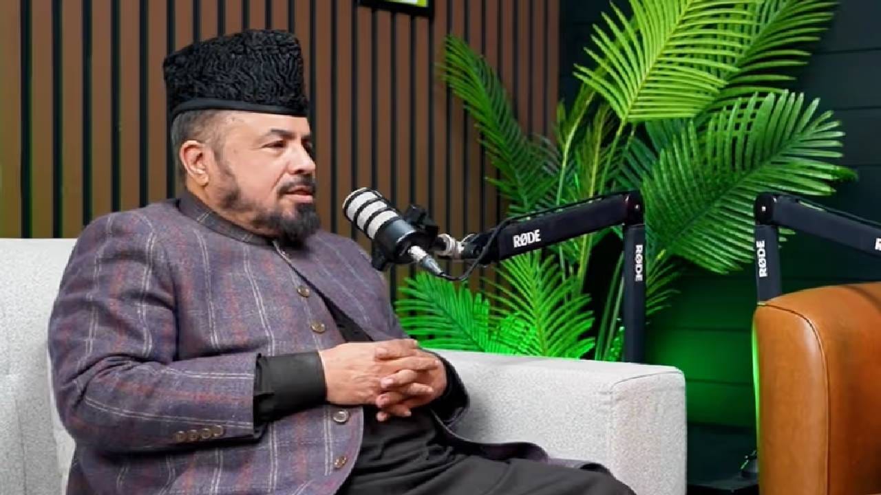 त्याशिवाय अब्दुल कवि त्याच्या लग्नाबद्दल बोलला. त्याने सांगितलं की, त्याचं पहिलं लग्न अशा महिलेबरोबर झालं, जिचं कुटुंब मौलाना अबुल कलाम आजाद, गांधीजी आणि नेहरुंना ओळखायचं. 