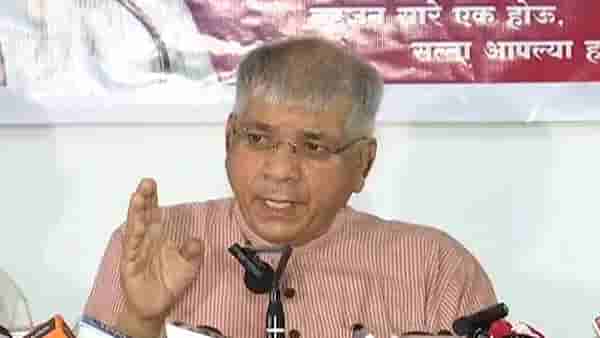 अजित पवार, एकनाथ शिंदेंनी सावध राहावं नाहीतर..., प्रकाश आंबेडकरांनी काय दिला सल्ला?