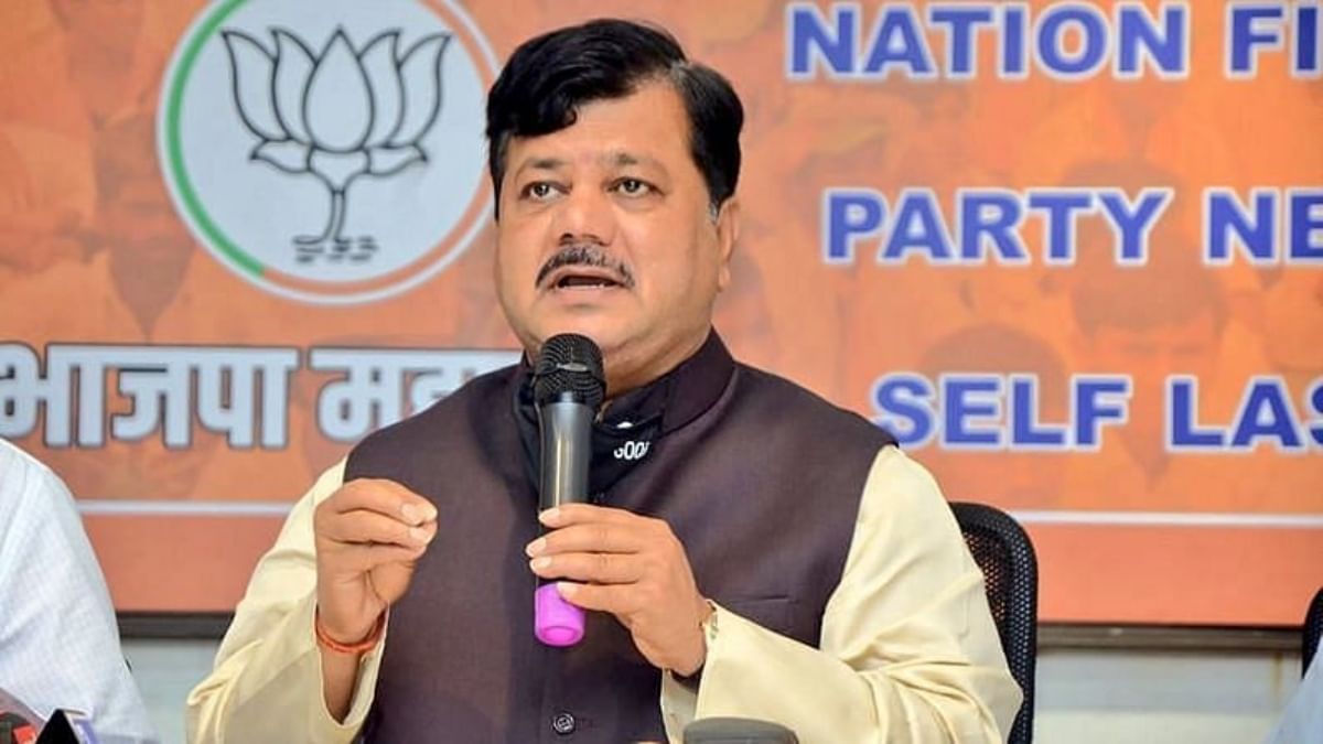 ...ते भाजपाच्या पायगुणांमुळे मंत्री झाले याचं भान ठेवावे, प्रवीण दरेकर यांचा कोणाला टोला? ...ते भाजपाच्या पायगुणांमुळे मंत्री झाले याचं भान ठेवावे, प्रवीण दरेकर यांचा कोणाला टोला?