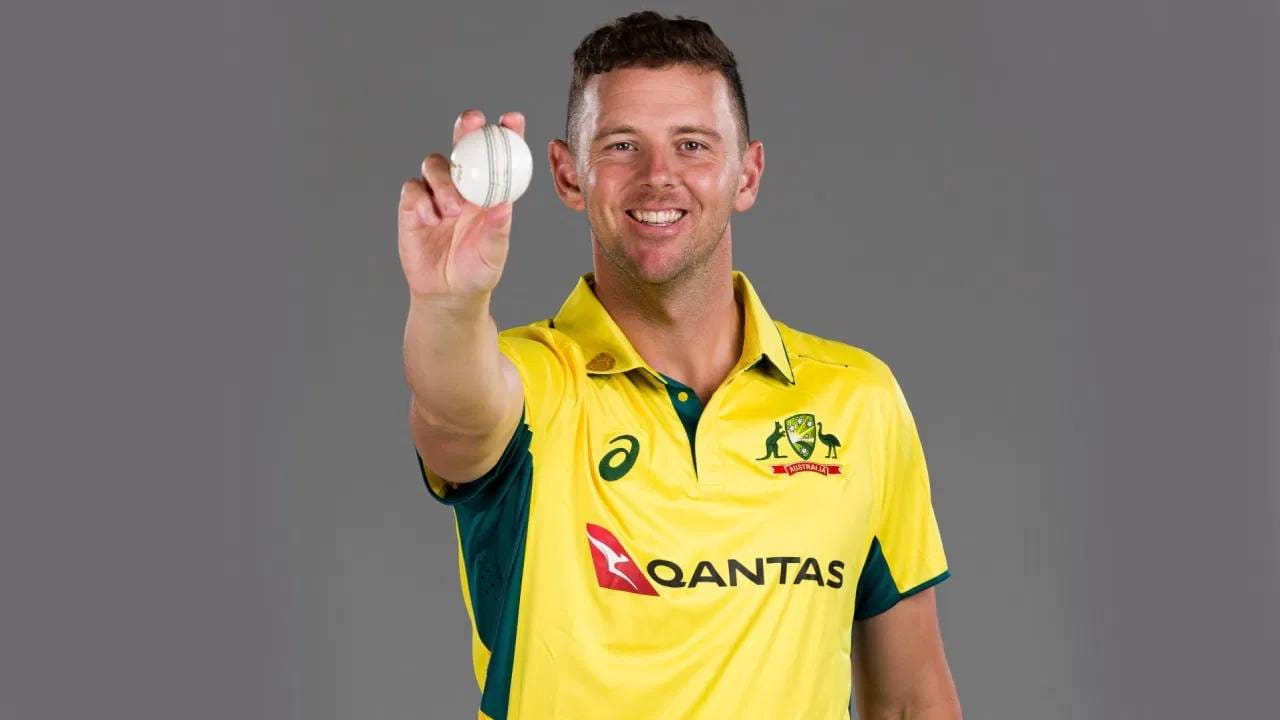 आरसीबीने आयपीएल 2025 मेगा लिलावात जोश हेझलवूडसाठी 12.50 कोटींची बोली लावली. कारण आयपीएलमध्ये दोन बाउंसर टाकण्याची परवानगी आहे. त्यामुळे गोलंदाजाला स्कोअर दाबण्याची संधी मिळते. पण हेझलवूड दुखापतग्रस्त असल्याने चॅम्पियन्स ट्रॉफीतून माघार घेतली आहे. 