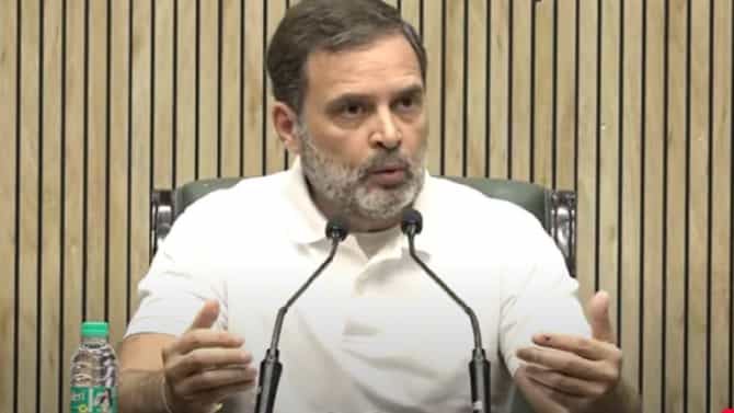 5 वर्षे नाही, पाचच महिन्यात मतदारांची लाट, एवढे मतदार कसे वाढले ?राहुल गांधींचा रोकडा सवाल