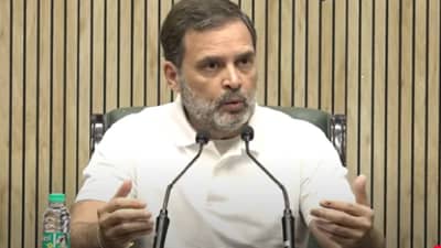 5 वर्षे नाही, पाचच महिन्यात मतदारांची लाट, एवढे मतदार कसे वाढले ?राहुल गांधींचा रोकडा सवाल