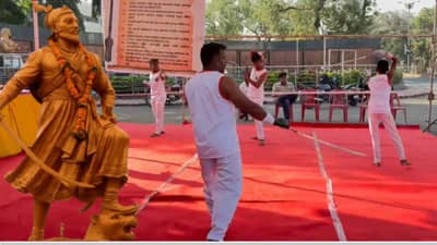 सलग 19 तास, 19 मिनिटे, 19 सेकंद दांडपट्टा चालणवार, छत्रपतींना देणार अनोखी मानवंदना